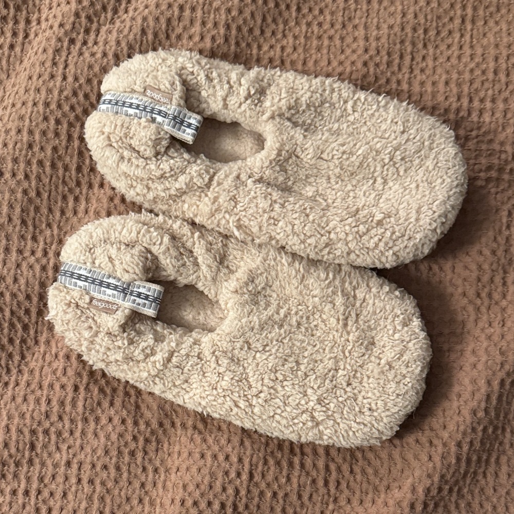 Cozy Cream Slippers for Women